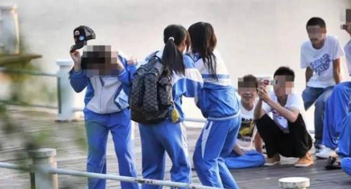 警方通报，男子猥亵女生事件，年龄差引发社会关注热议