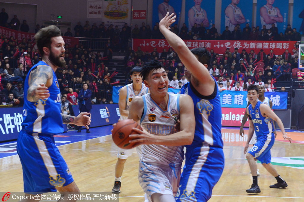 新疆男篮战胜江苏男篮，小巷热血胜利与美食诱惑的胜利日