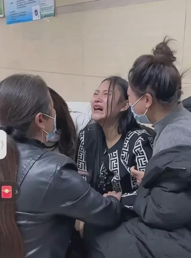 百万粉丝网红因脑溢血昏迷离世，悲痛告别痛失英才