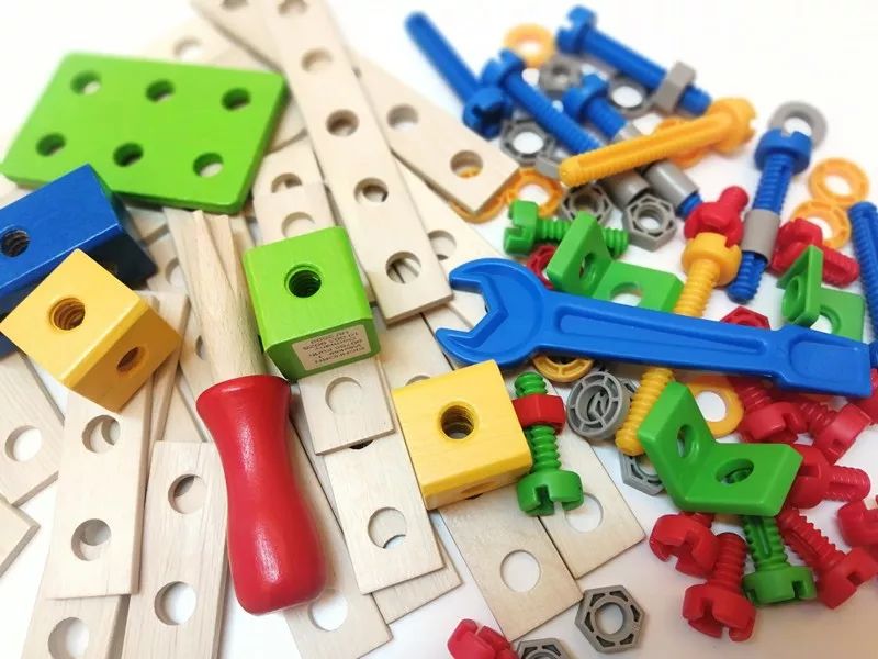 如何拼接玩具？初学者与进阶用户的详细步骤指南