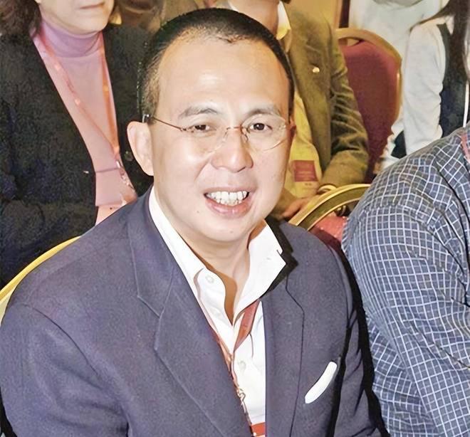 李嘉诚的经济地位与个人财富，股份持有情况深度解析