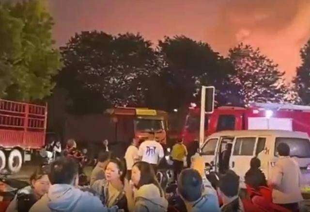 成都燃油车空地燃爆事件解析与警示