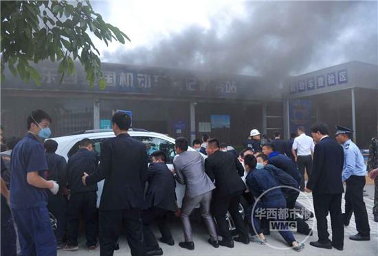 成都库房突发火灾，小巷特色小店遭遇危机，火灾背后的故事