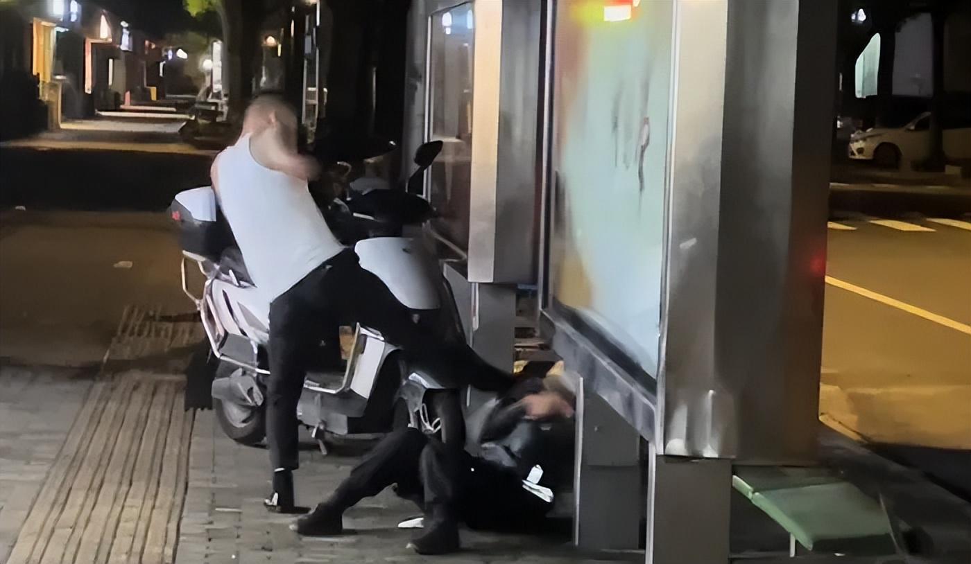男子当街殴打代驾引发关注，爱与友情的纽带下的冲突事件