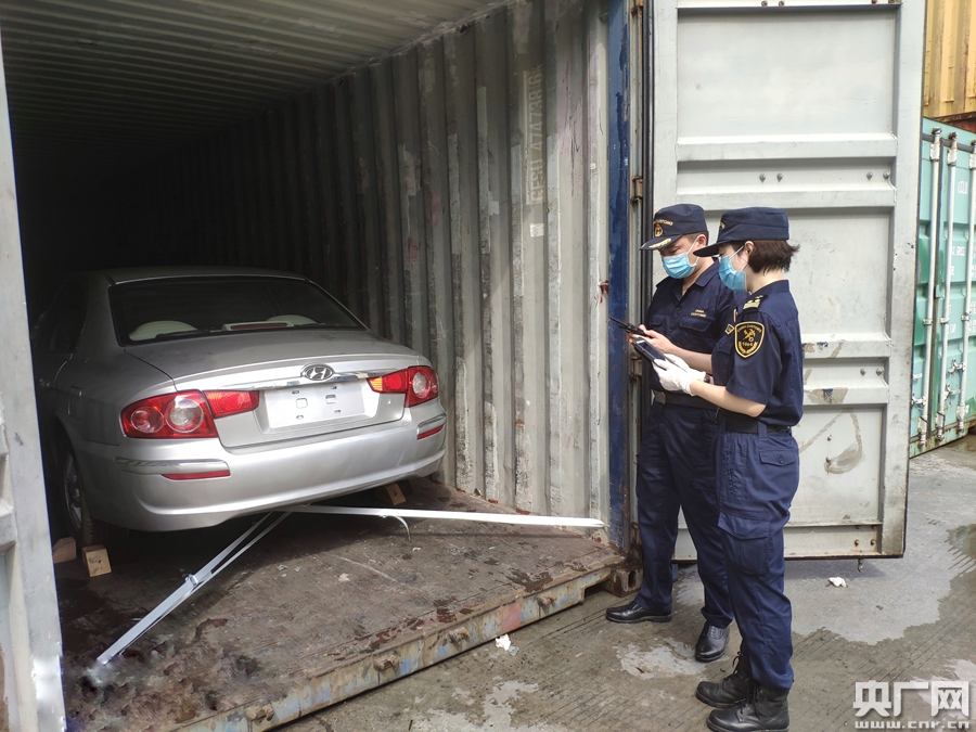出口货物夹藏旧中巴车遭海关查获事件揭秘