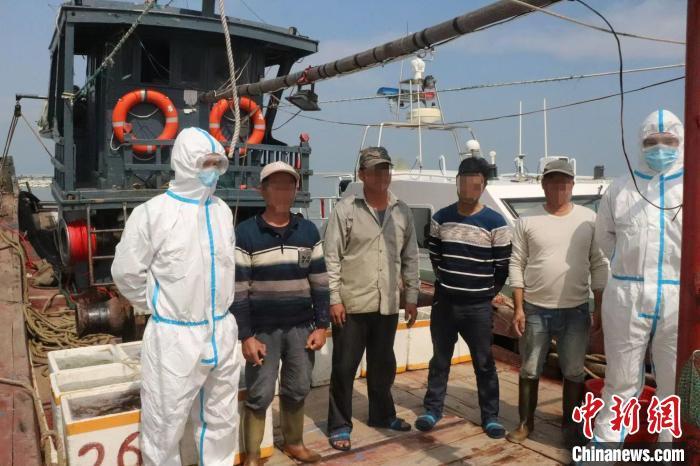 三男子逼停货车抢牛肚煮火锅获刑，事件警示与反思