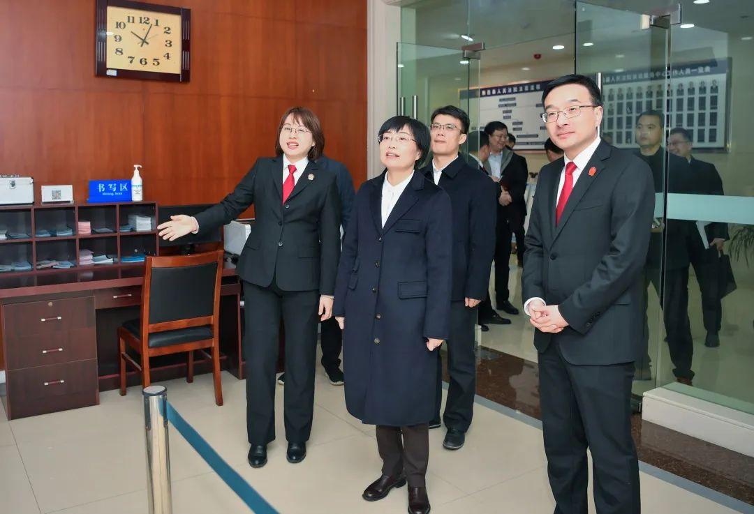 记者深入调查，医保基金流失黑洞揭秘
