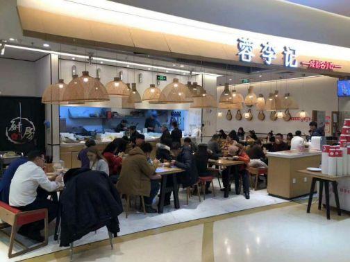 游泳机构突然闭店引发家长退费困境，小巷特色小店的新传奇探索之路