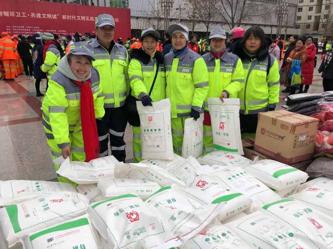 奶奶的新时代之旅，科技游团与智能保温杯的完美体验