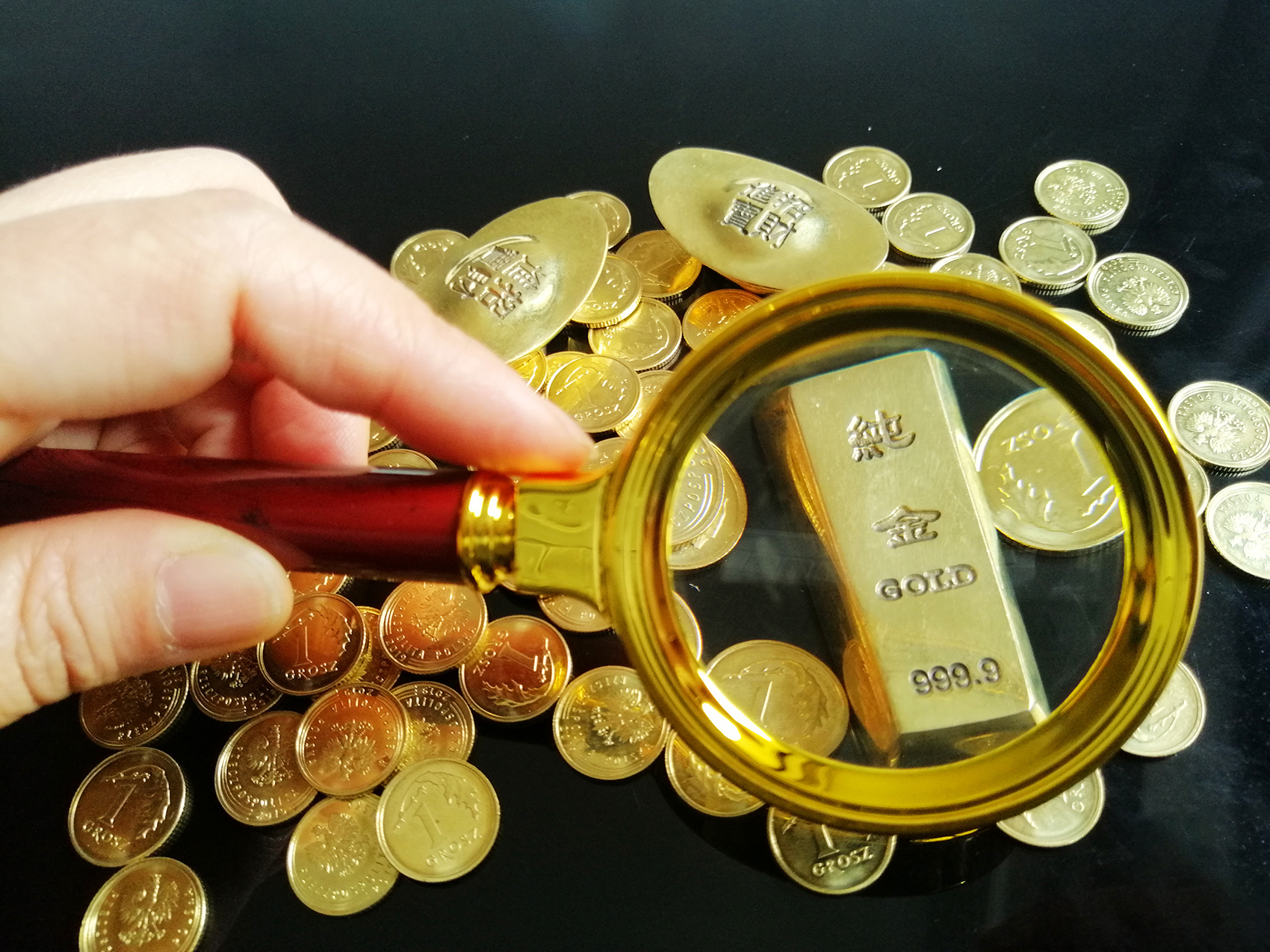 足金饰品价格飙升，探访小巷独特宝藏，每克报价首次突破800元！