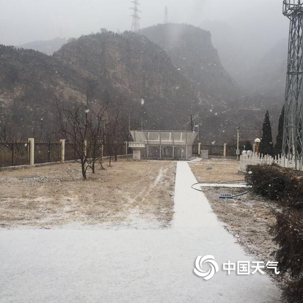 北京延庆佛爷顶降雪景象