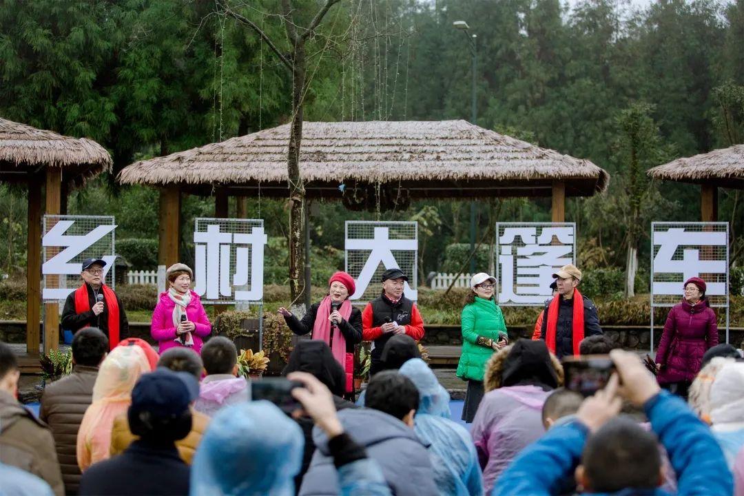 黄晓明回应近期舆论，探寻小巷独特美味秘境的真相揭秘
