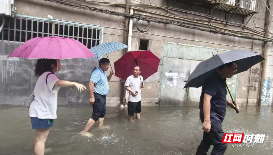 湖南纪委干部坠楼身亡，日常与告别的瞬间