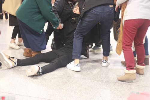 网红机场闹事被拘，膨胀与变化带来的反思