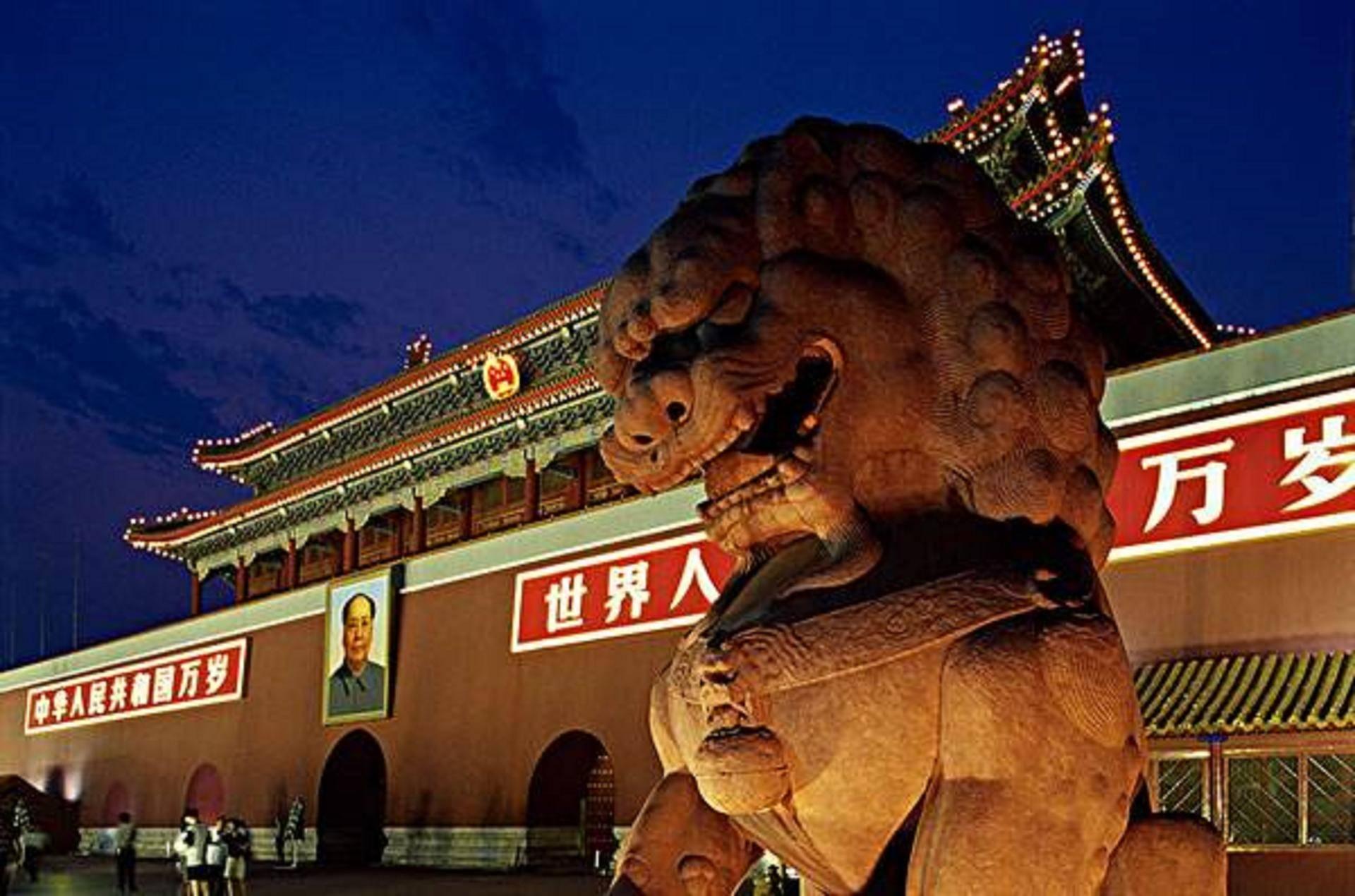 武汉公交回应下车请走好，哀悼歧义背后的故事与深意解读