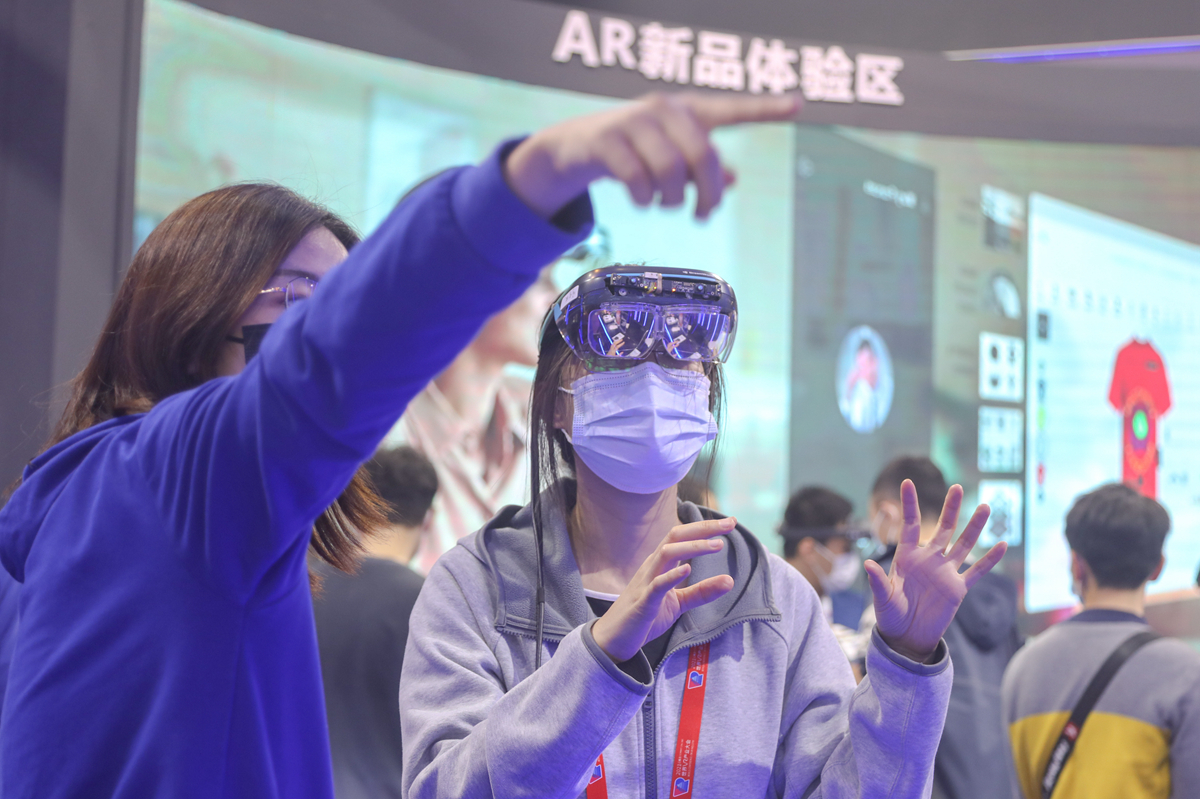 孟晚舟最新动态揭秘，科技前沿领航者展现高科技产品全新魅力
