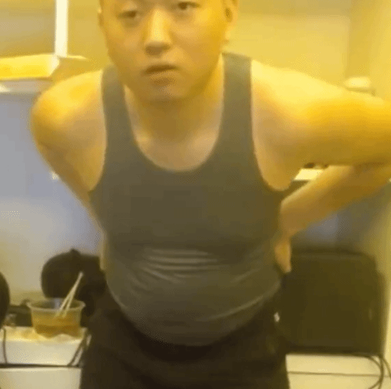 药水哥回应获健美比赛季军，努力成就荣耀时刻！