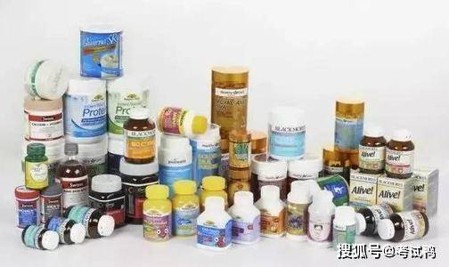 保健食品不能代替食物，过量服用的风险与小巷美食探索的误区
