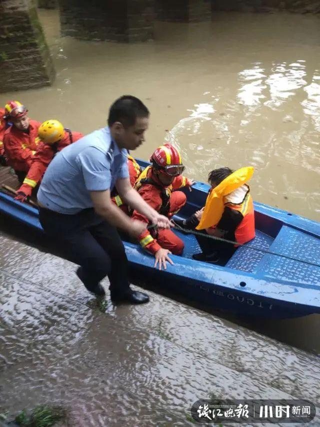 辽宁附近海域一渔船被风浪吞噬,辽宁海域的勇者之歌，风浪中的成长与蜕变