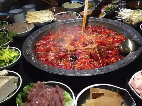 火锅达人速成指南，探索最新火锅食材，一步步成为火锅专家