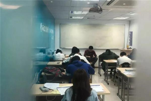 科技重塑未来教育，校外培训机构最新动态及消息解读