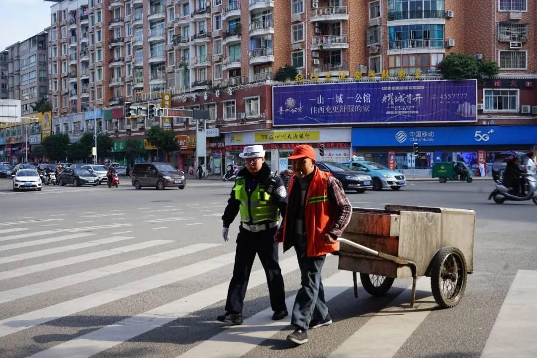 西充最新新闻，城市温情，友情与家的故事交织