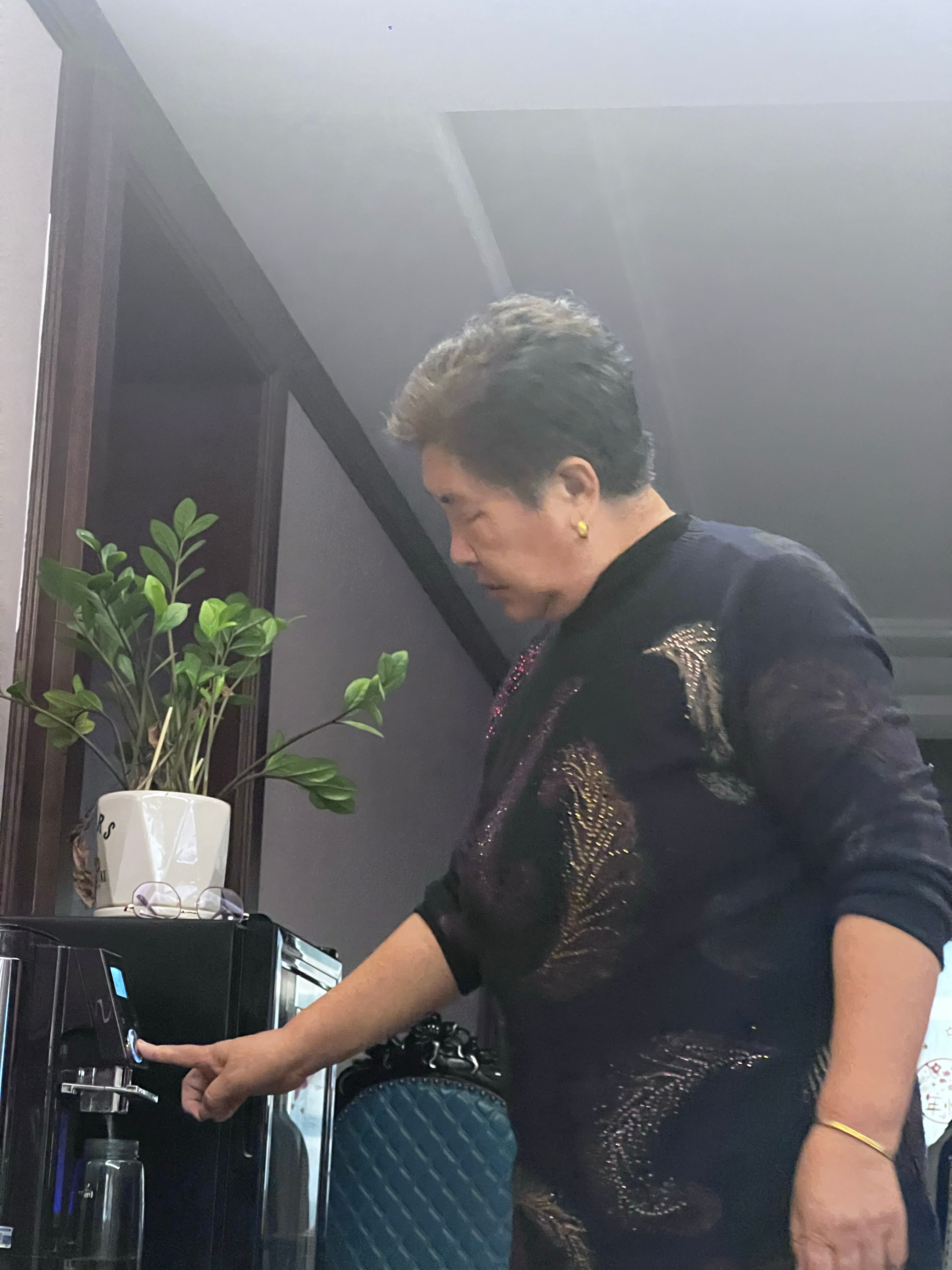 蔡桂臣最新日常，爱与陪伴的温馨时光