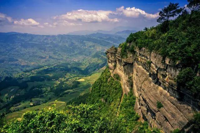 「探索自然美景的旅行，最新游戏视频带你远离尘嚣，发现内心平静之旅」