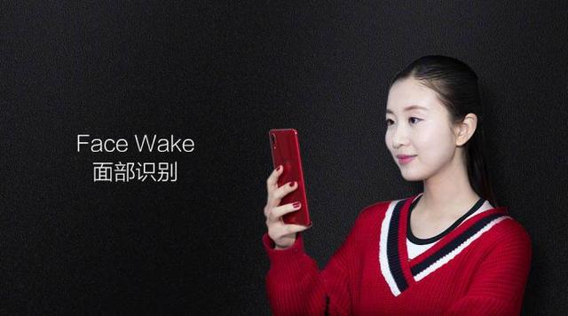 邓超图片最新,邓超图片最新，科技新品亮相，引领智能生活新潮流