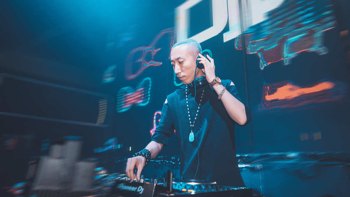 DJ阿圣，电子音乐领域的璀璨新星