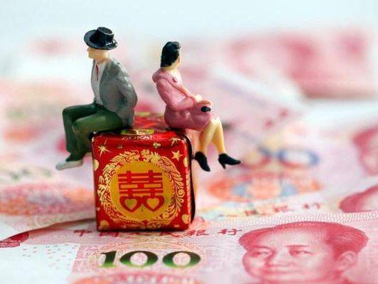 天价彩礼最新规定下的科技革新，智能彩礼盒体验介绍