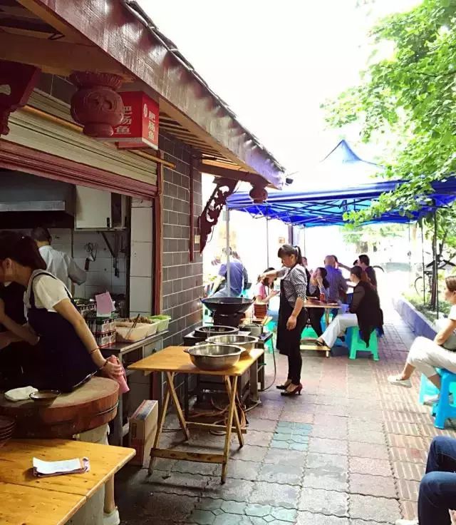 Maomi99最新，小巷中的美食秘密