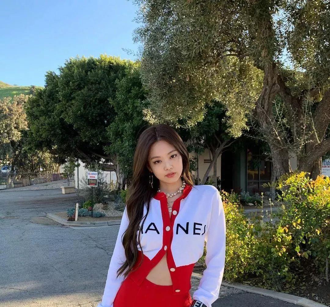 Jennie最新绿色启幕，自然美景鼓舞之旅