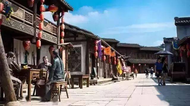 花莲小巷独特风味揭秘，隐藏版特色小店与最新民调热议