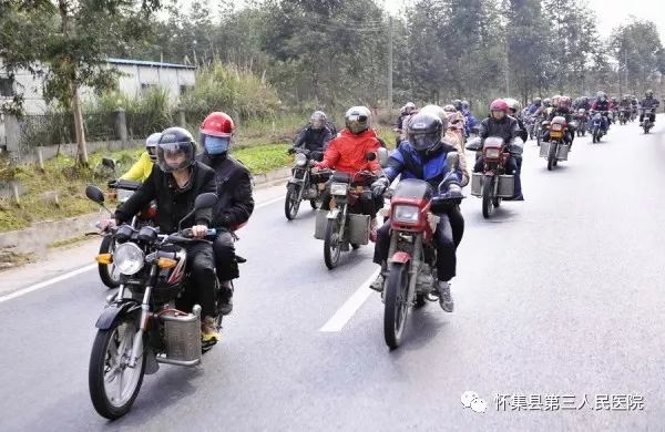 最新摩托车资讯与骑行故事，速度与情感的完美结合