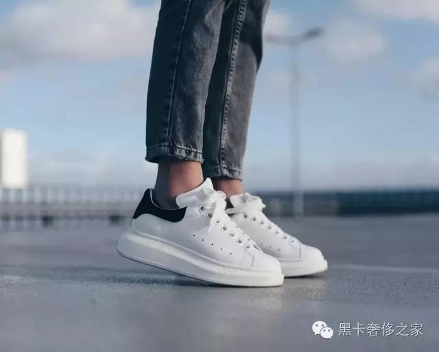 最新小白鞋，时尚宠儿与时代印记的完美结合